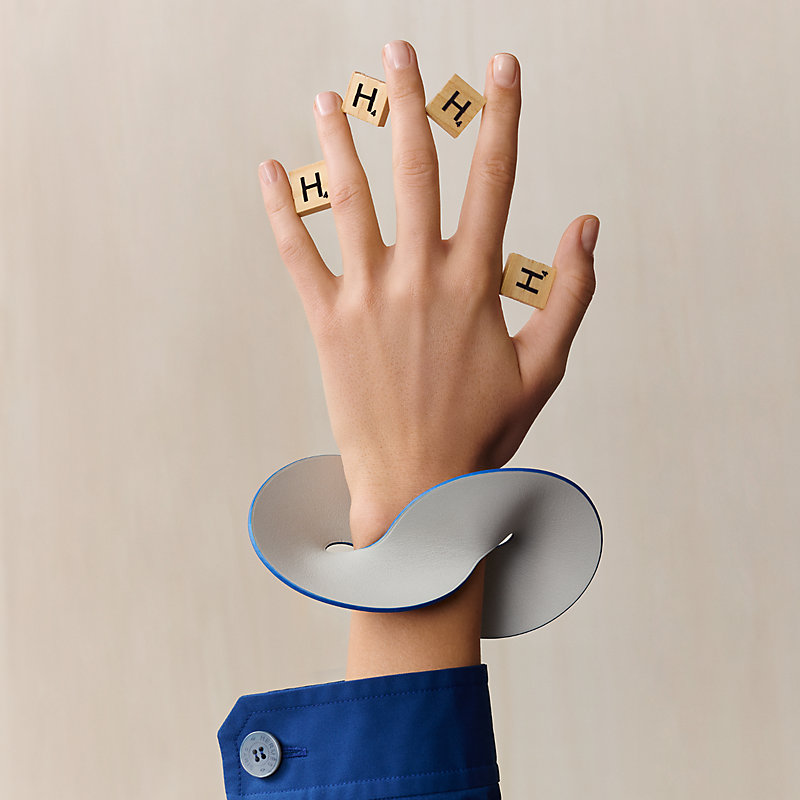 レザーブレスレット カーフ バイカラー | Hermès - エルメス-公式サイト